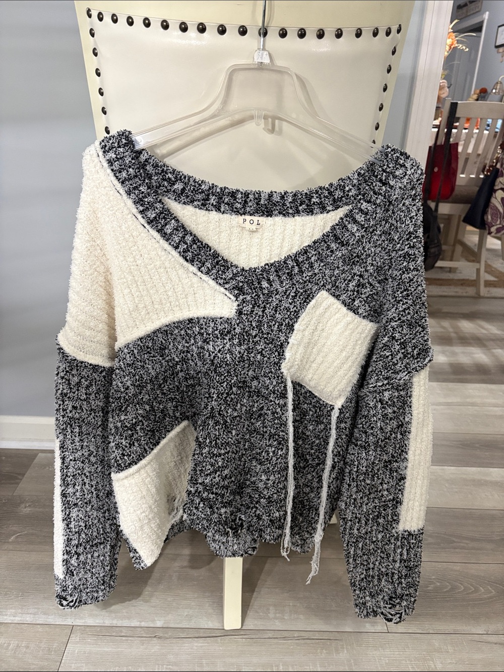 POL Distressed Color Block V-Neck Sweater Black & White Size Medium